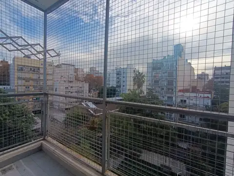Departamento monomabiente en alquiler contrafrente balcon Flores Sur