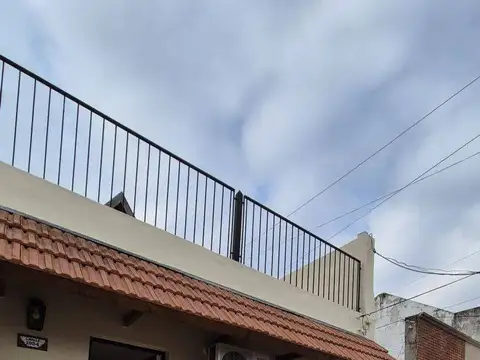 Depto Tipo Casa en Venta en Villa Ballester, USD 94.000