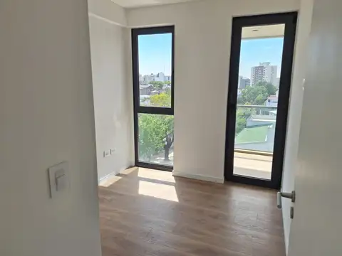 3 AMB CON AMPLIOS BALCONES 73 M2 APROX