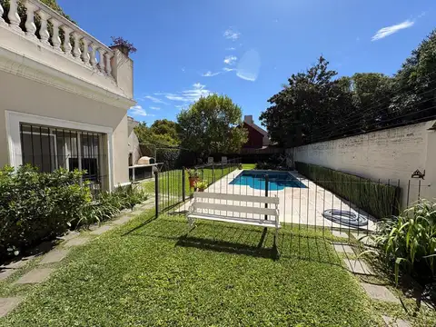 Beccar, Lindísima Casa en venta , en excelente ubicación, 4 dormitorios, garage