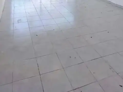 Local comercial en alquiler ubicado en Parque Avellaneda