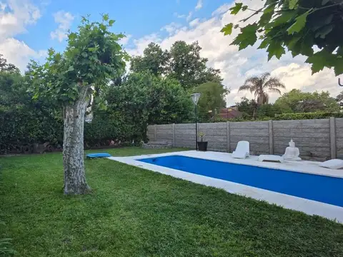 VENTA IMPONENTE CASA MORENO FONDO PILETA + GALPON