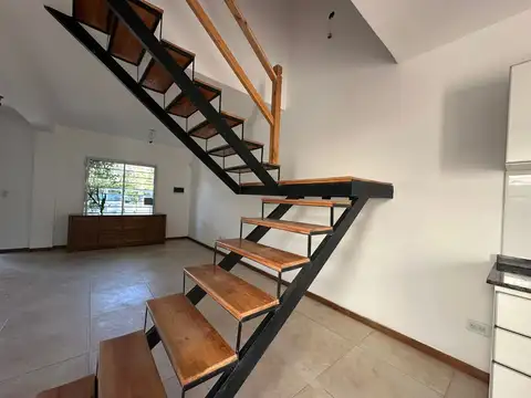 Casa 4 ambientes con 1 baño