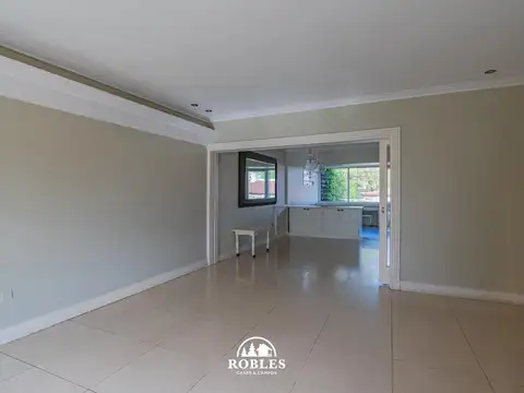 Casa 5 ambientes con 4 baños