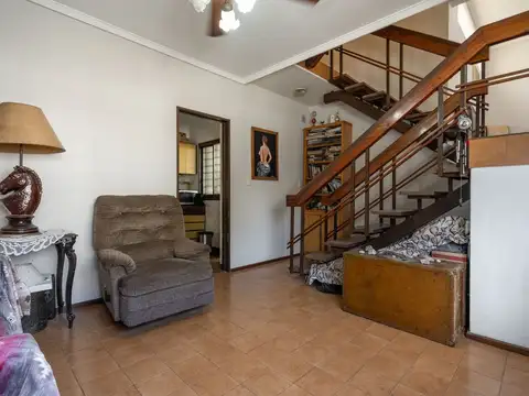 Depto Tipo Casa en Venta con 1 cocheras