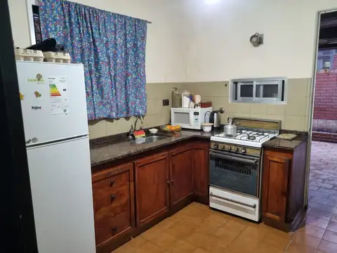 Casa 3 ambientes con patio