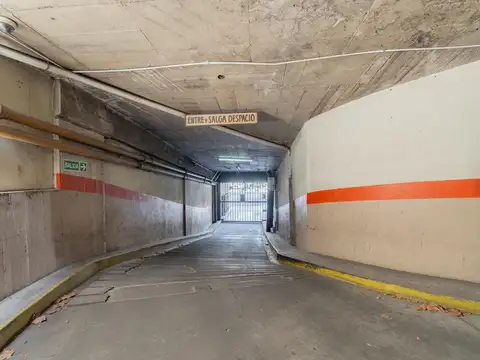 Venta cochera en primer piso, Villa Crespo