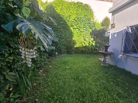 Casa en Beccar 2 dormitorios en lote propio