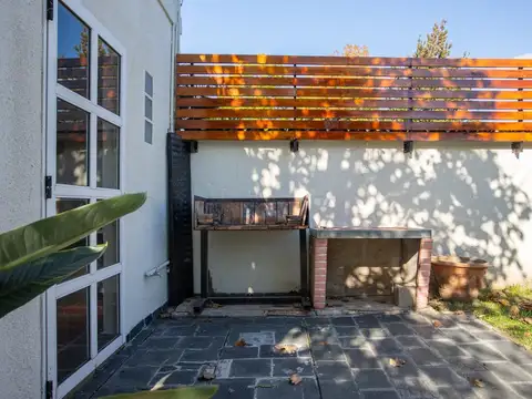 Depto Tipo Casa en Venta en Haedo Sur, USD 145.000