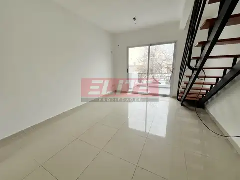 Depto Tipo Casa en Alquiler de 2 dormitorios