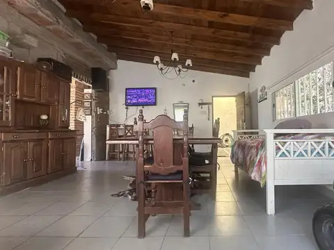 CASA ENTRE PINOS A 500 M DEL MAR | 3 DORM. | LOTE 1.000 M²