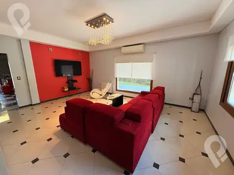 Casa en Alquiler de 5 dormitorios
