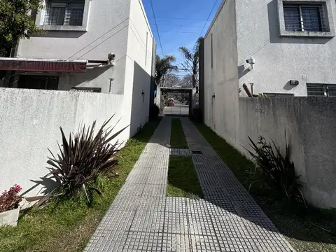 Depto Tipo Casa en Venta de 3 ambientes