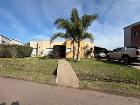 Venta casa con pileta Los Arces Pilar APTO CREDITO