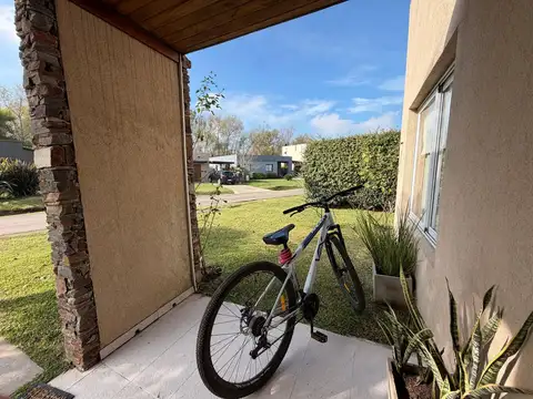 Venta casa con pileta Los Arces Pilar APTO CREDITO