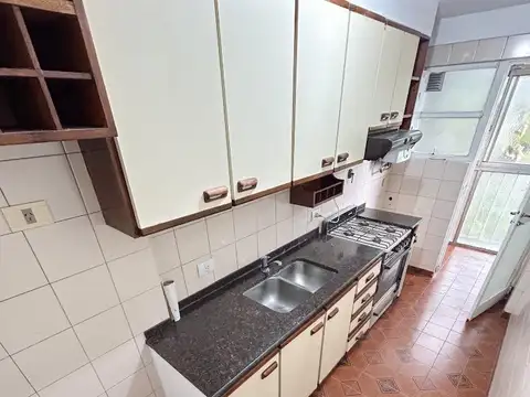 Departamento 3 ambientes con dos balcones, muy luminoso 