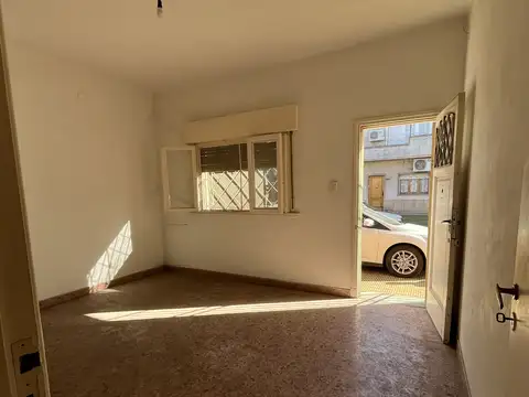 Casa en venta 4 amb con cochera  en Villa Bosch