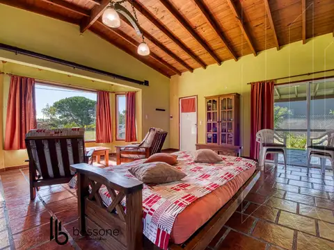 Casa 2 ambientes con 2 baños