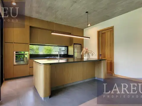 Casa en el Barrio Privado Villa Rosa, Pilar