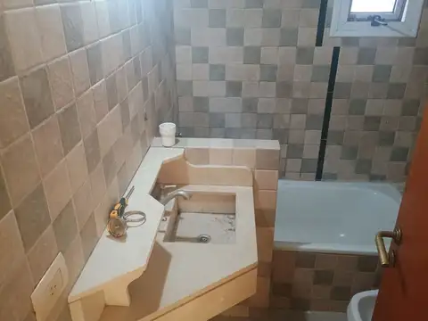 Oficina 2 ambientes con 1 baño