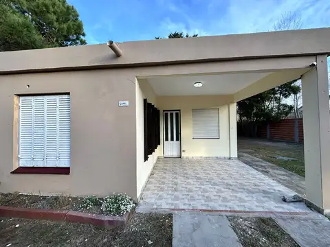 AMPLIA CASA EN AGUAS VERDES CON PARQUE PROPIO