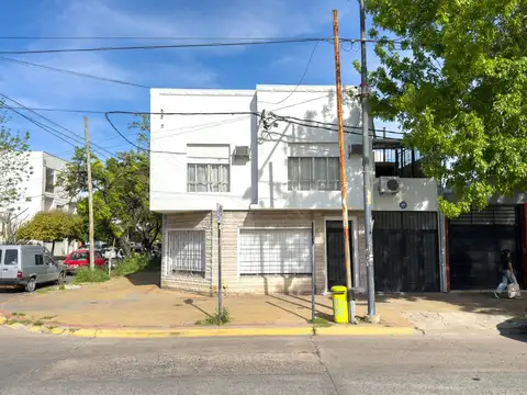 Casa en venta de 2 dormitorios garage y terraza