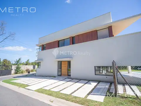 Casa 6 ambientes con 3 baños