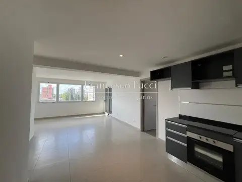 Departamento 4 ambientes al contrafrente con cochera en Ituzaingó