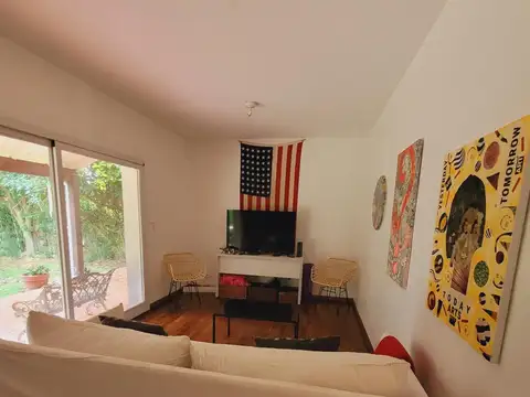 Casa en Alquiler con 3 cocheras