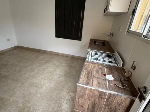 CASA EN ALQUILER – BANFIELD