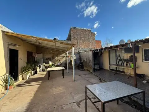 Casa 5 ambientes con 2 baños