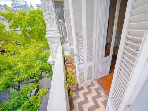 VENTA 5 AMB EDIFICIO HISTORICO Av de Mayo 900