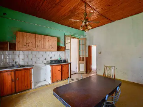 Casa 2 ambientes con 1 baño