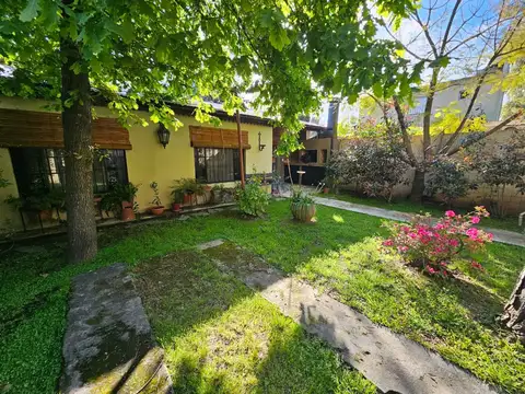 Casa 3 ambientes con 2 baños