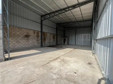 Galpón/Bodega en venta- Marcos Ateca esq. Los Aromos, Roldán- Lote 205 M2, Galpón 125 M2.