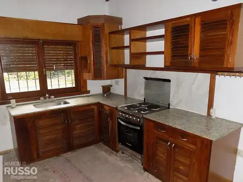 EXCELENTE CASA 3 AMBIENTES c/ QUINCHO