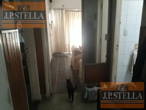 Casa 3 Amb   Dpto 2 Amb c/ Entrada de Auto 136 m² Cub.- San Justo