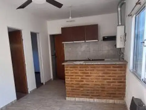 Casa 5 ambientes con 1 baño