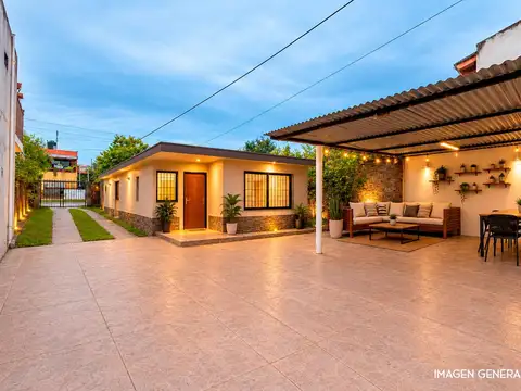 Venta Casa 3 ambientes Castelar con Amplio Lote de 366 m² – Ideal para Construir tu 2ª Unidad