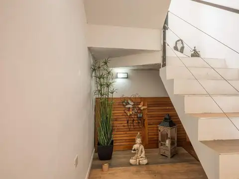 Casa en Venta con 4 cocheras