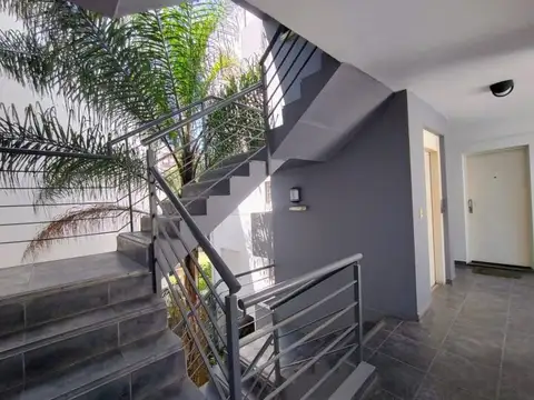 Alquiler, Departamento 3 ambientes.  Castelar - Moron.-