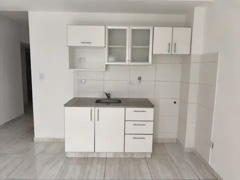 DEPARTAMENTO 2 AMBIENTES 46 M2 CON BALCÓN Y VISTA AL CONTRAFRENTE. AV. MITRE 1660 AVELLANEDA