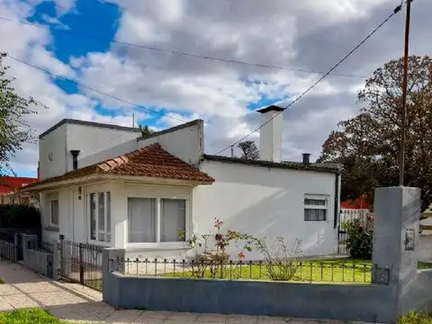 Casa en venta - 2 dormitorios 1 baño - 98mts2 - Miramar