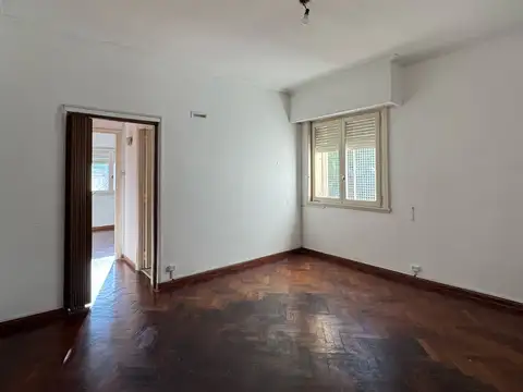 Departamento en alquiler, amplio 2 ambientes en Floresta