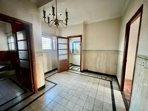 Casa 5 ambientes con 1 baño
