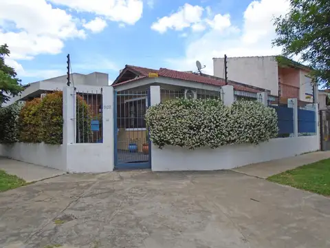 VENTA CASA 4 AMBIENTES EN BOULOGNE