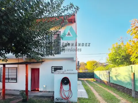 Casa en Venta con 2 cocheras