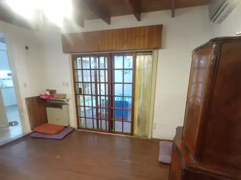 VENTA CASA EN 2 PLANTAS C/COCHERA FLORESTA NORTE