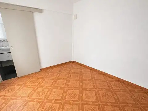 Casa 7 ambientes con 1 baño