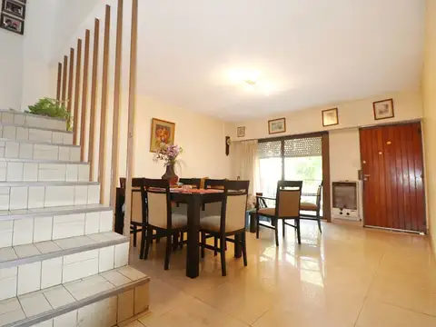 Depto Tipo Casa en Venta con 3 cocheras